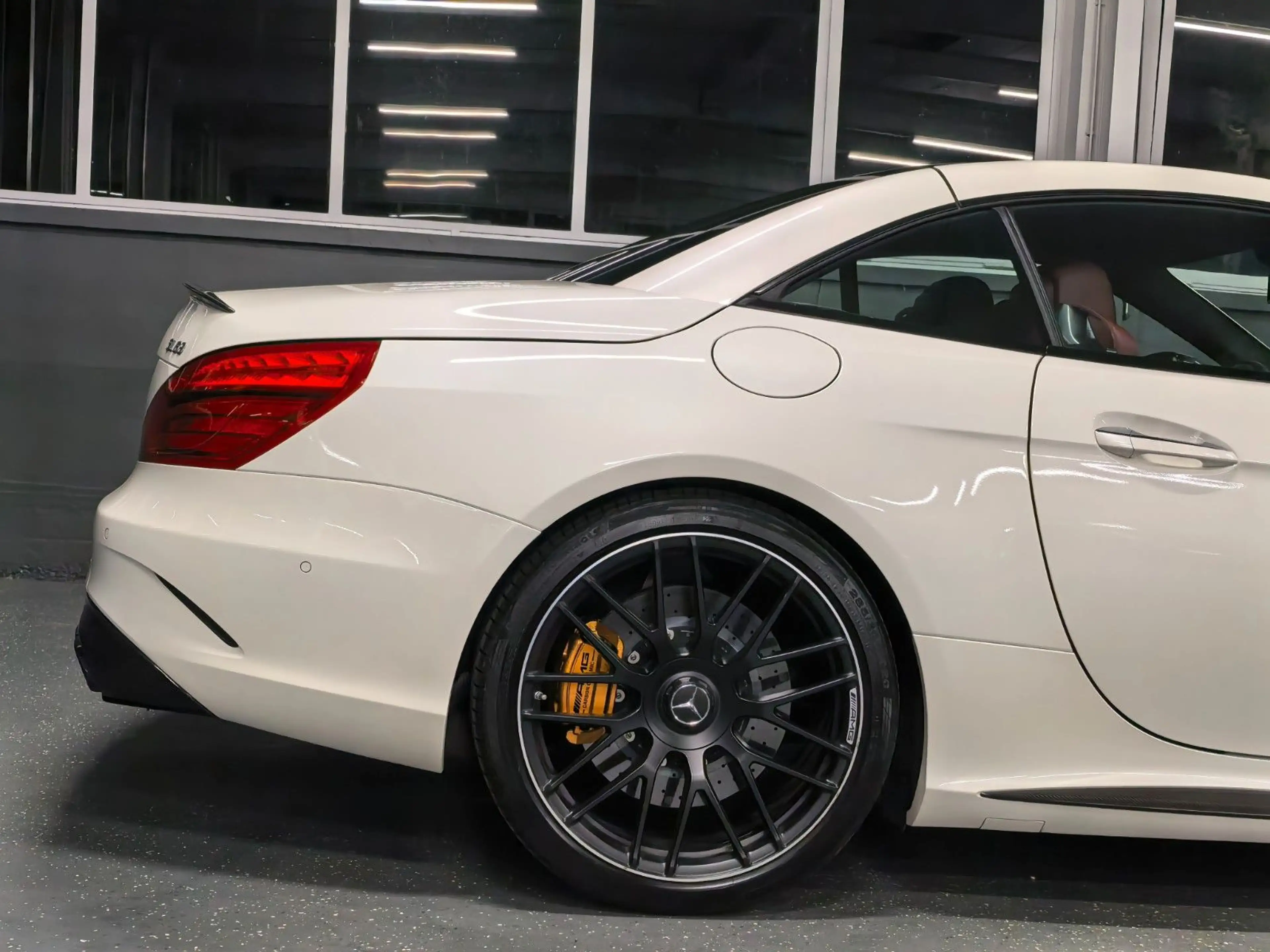 Mercedes-Benz SL 63 AMG 1. HAND | AMG CARBON EXT. | KERAMIK — photo 9