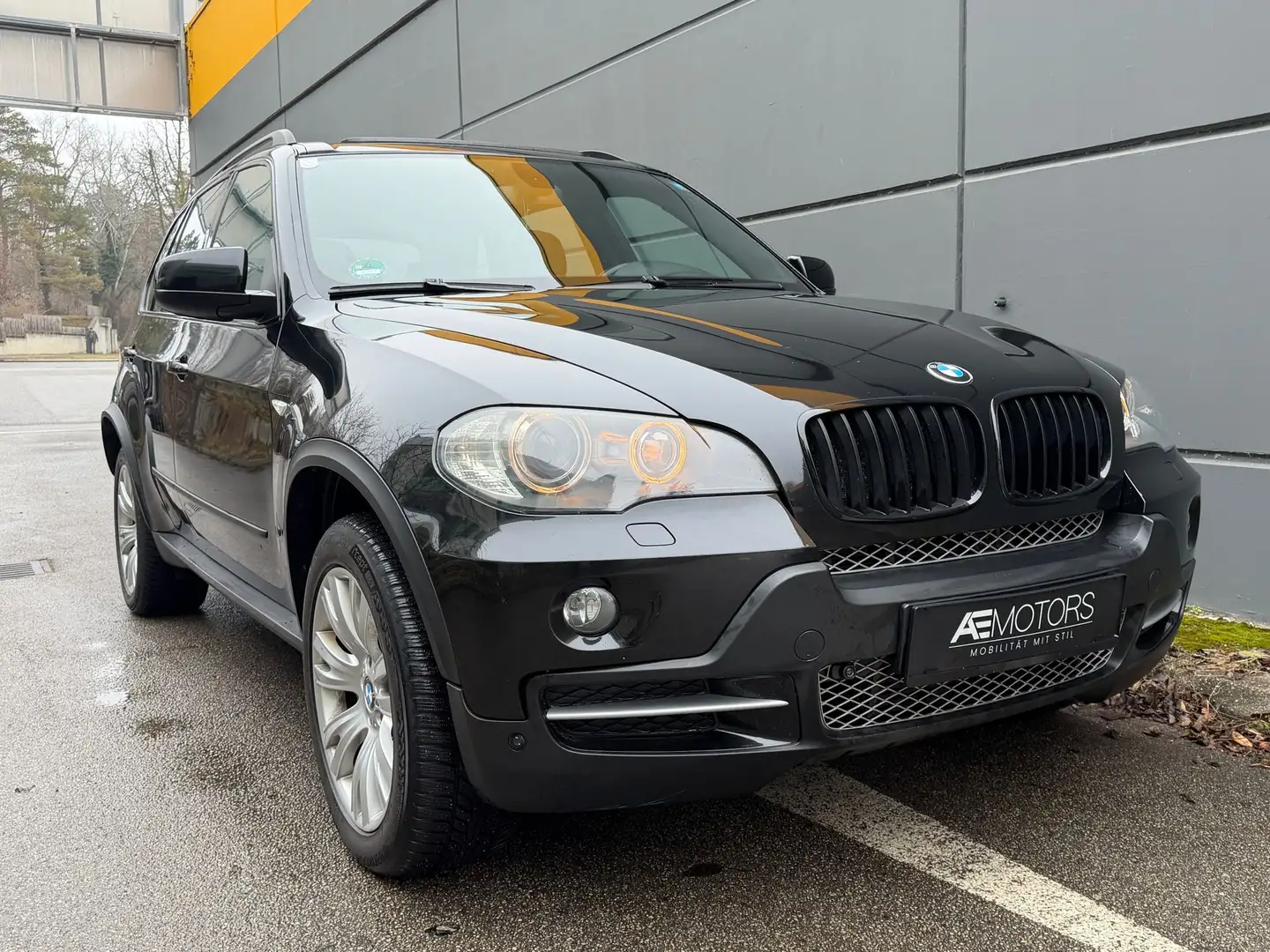 BMW X5 30d Xdrive*NAVI*PANO*LEDER*SITZHZG*AHK*MFL*KREDIT Schwarz - 1