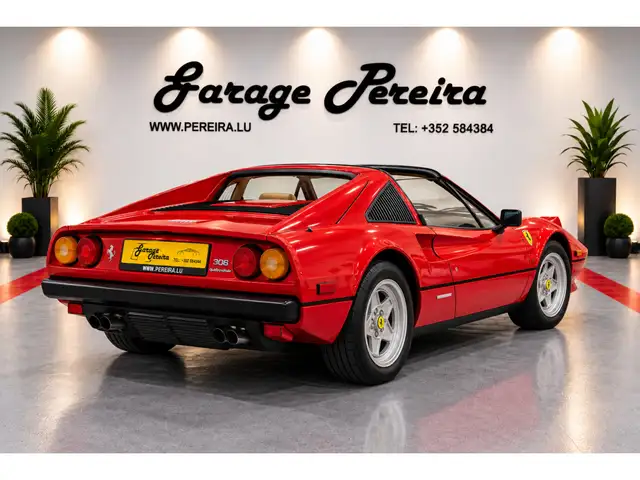 Ferrari 308 view 5