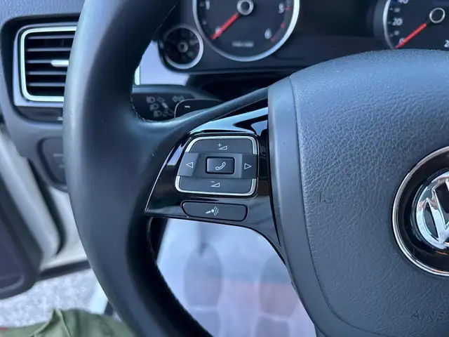 Volkswagen Touareg view 30