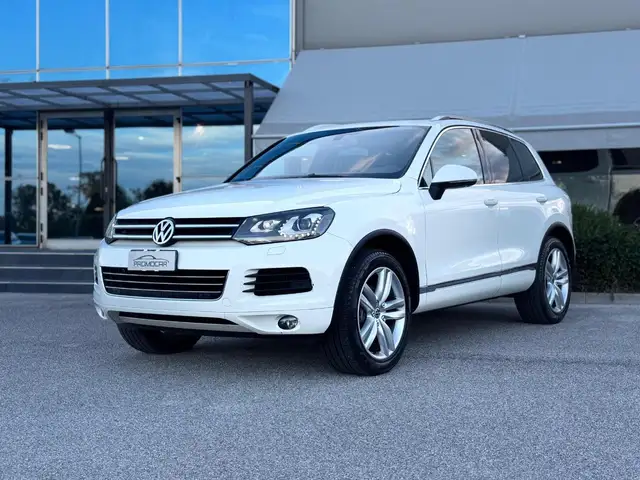 Volkswagen Touareg view 16