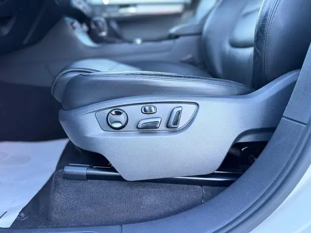 Volkswagen Touareg view 27