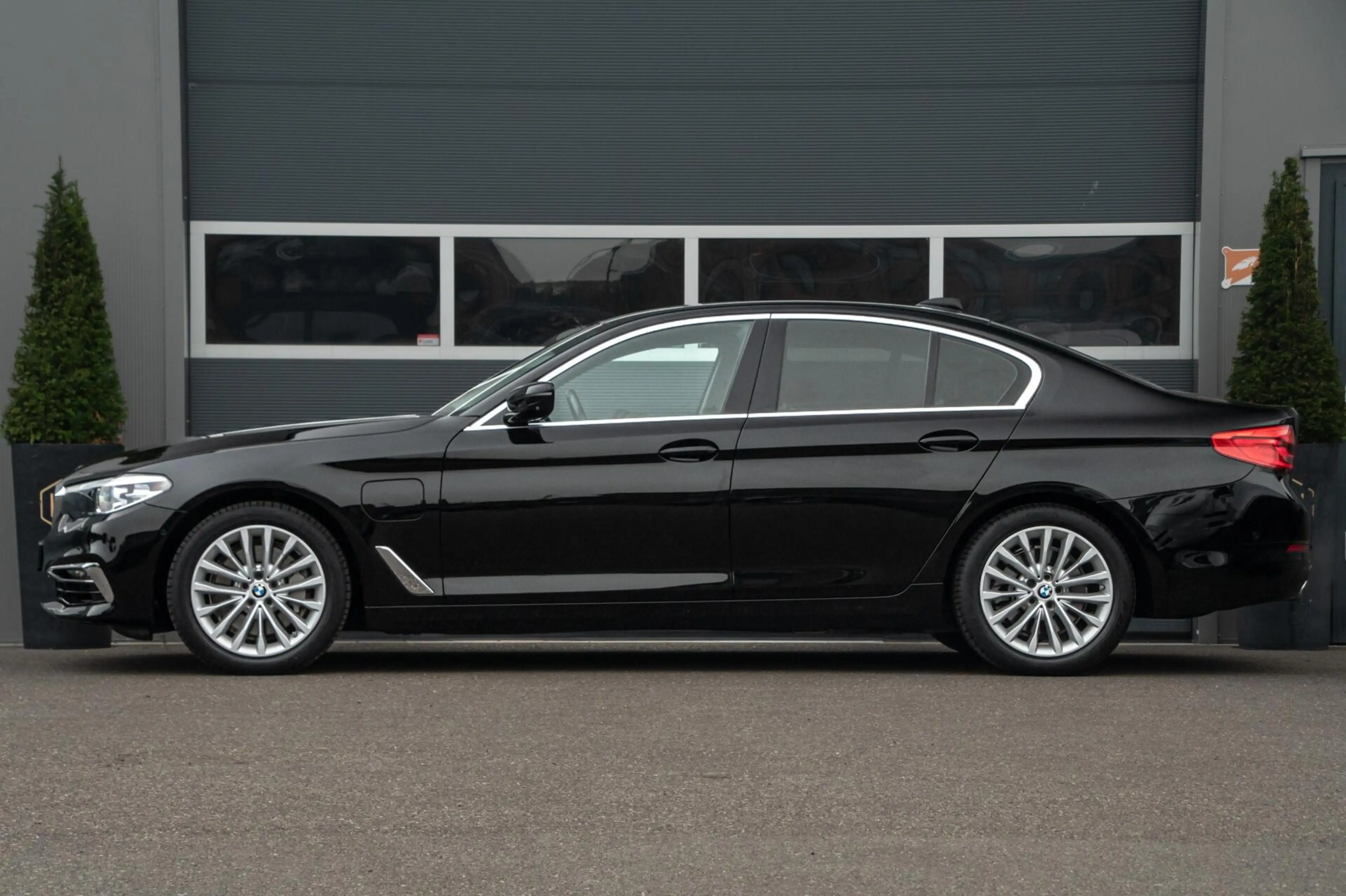BMW 530 5-serie 530e iPerformance eDrive Luxury line | Cam — photo 10