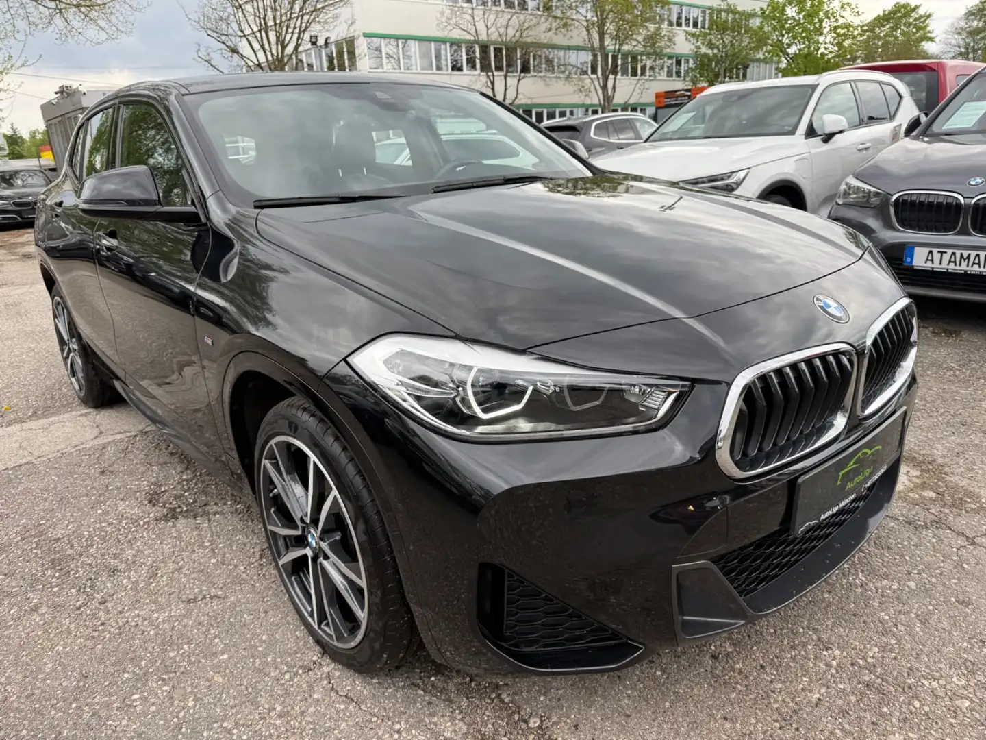 BMW X2 sDrive 18 d M Sport Schwarz - 2