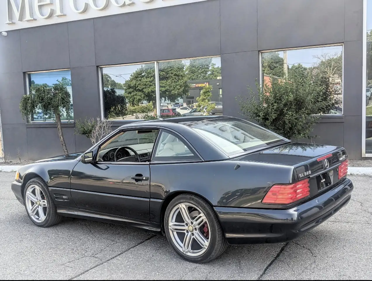 Mercedes-Benz SL снимка Mercedes-Benz SL