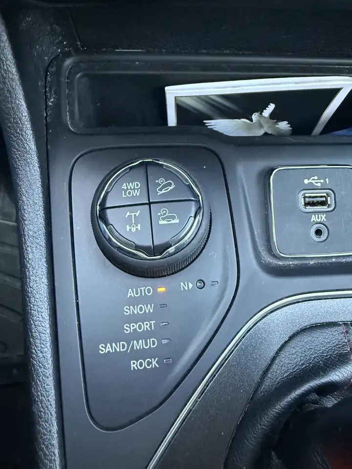 Jeep Cherokee снимка Jeep Cherokee