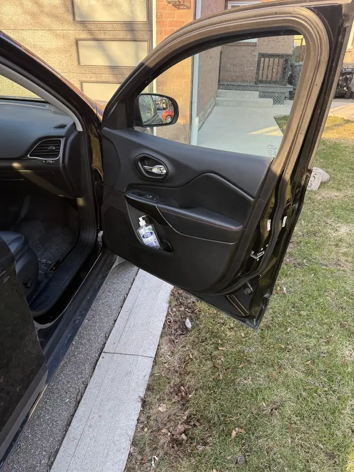 Jeep Cherokee снимка Jeep Cherokee