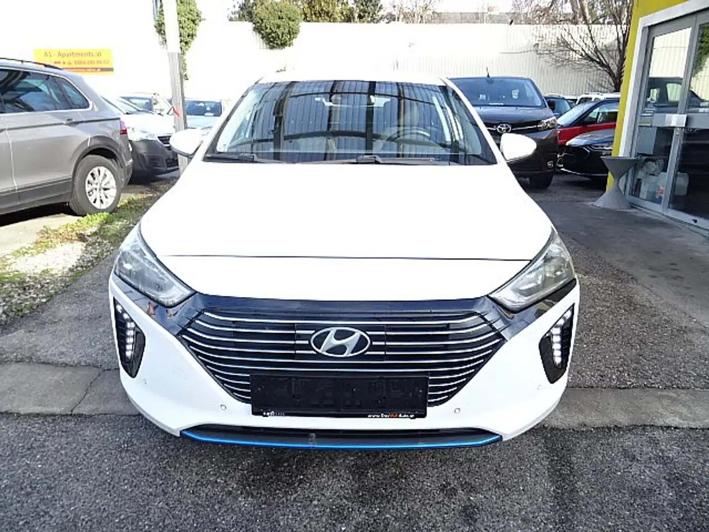 Hyundai IONIQ Ioniq 1,6 GDi Hybrid Level 6 DCT Aut. Weiß - 2