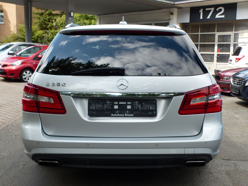 Mercedes-Benz E 250 E250 T CGI AMG-Line SDach Alcantara Xen Distron — photo 6