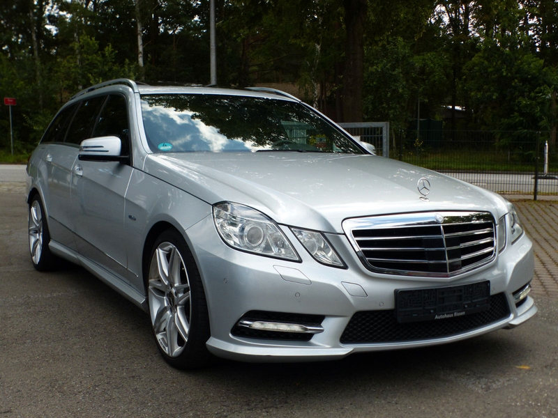 Mercedes-Benz E 250 E250 T CGI AMG-Line SDach Alcantara Xen Distron — photo 3