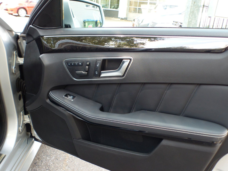 Mercedes-Benz E 250 E250 T CGI AMG-Line SDach Alcantara Xen Distron — photo 13
