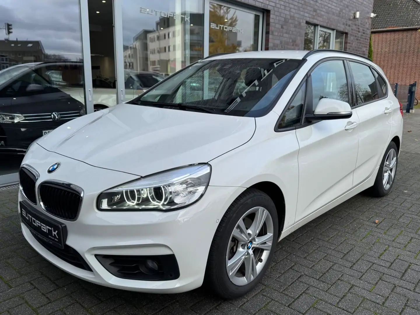 BMW 218 Advantage Navi LED Kamera AHK Weiß - 1