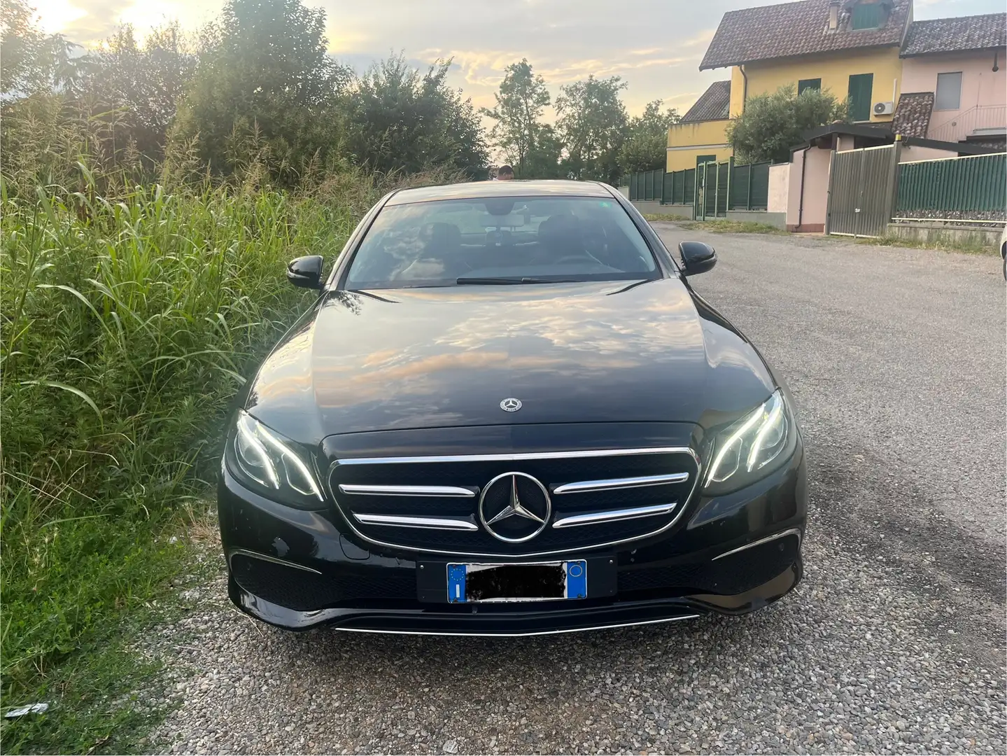 Mercedes-Benz E 220 d Premium 4matic auto - 1