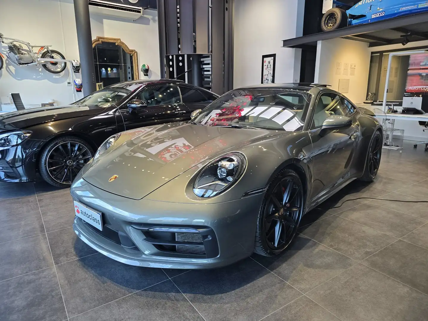 Porsche 911 911 VIII Carrera 992 Coupe 3.0 Carrera 4S Verde - 1