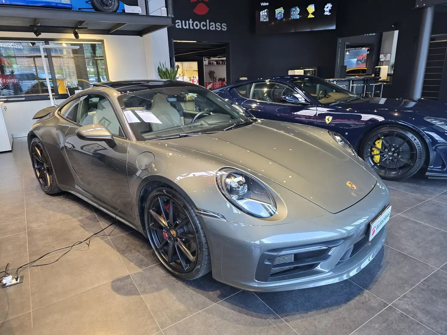 Porsche 911 911 VIII Carrera 992 Coupe 3.0 Carrera 4S Verde - 2