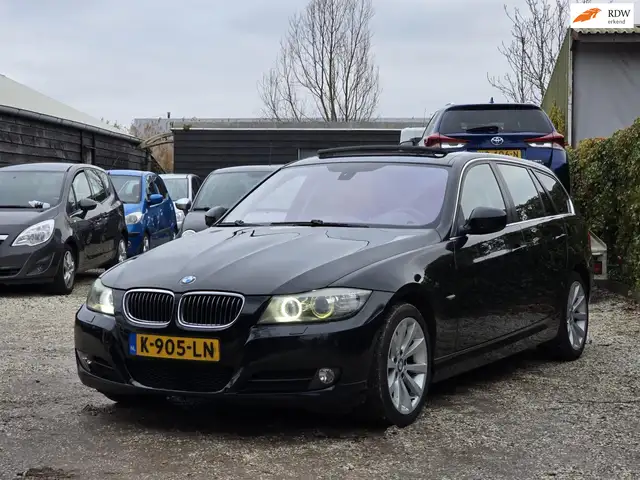 BMW 325 3-serie Touring 325xi LCI High Executive 4x4/Pano/