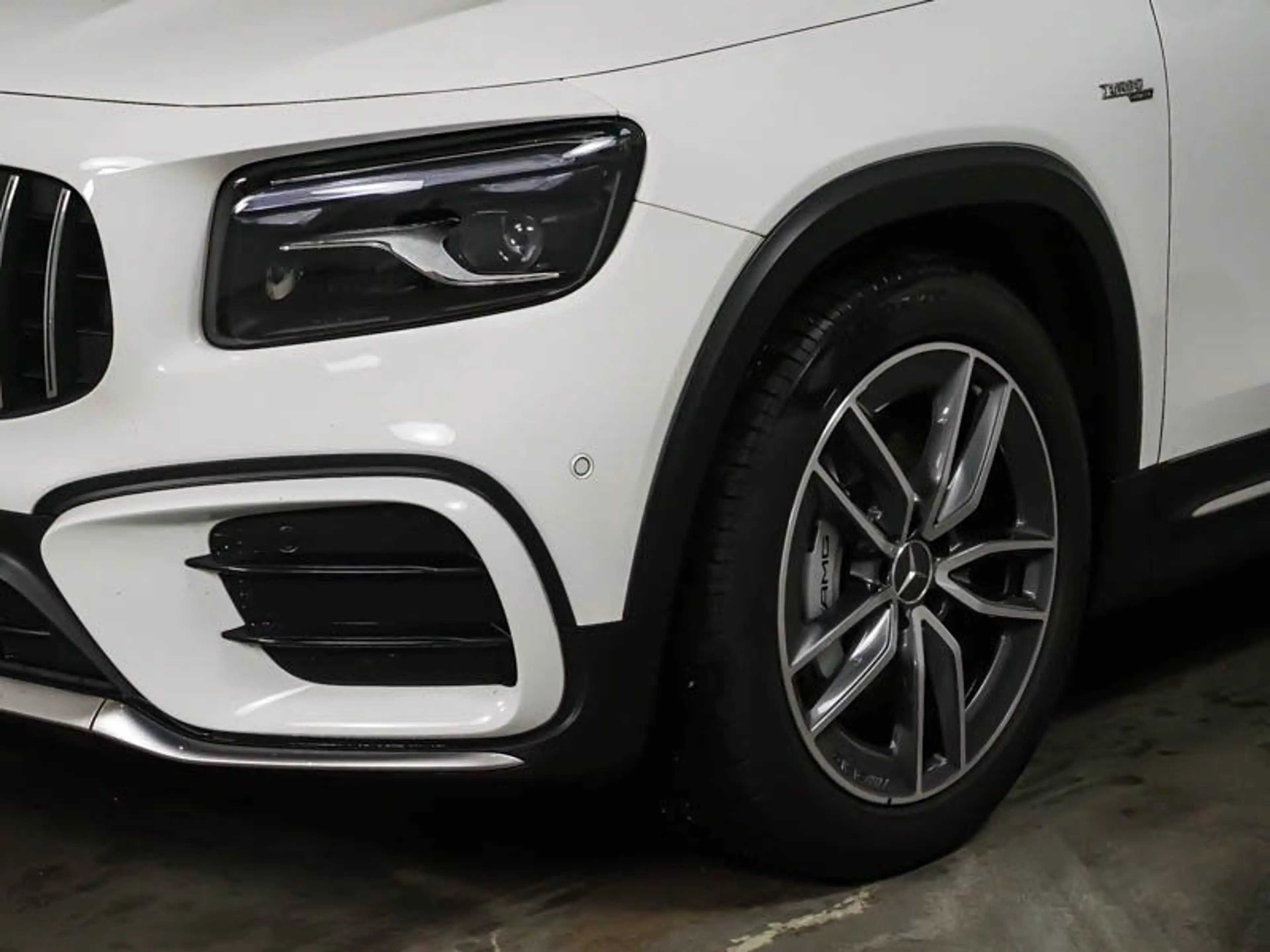 Mercedes-Benz GLB 35 AMG Mercedes-AMG GLB 35 4M ADVANCED+ AHK MBEAM KEYLG — photo 2