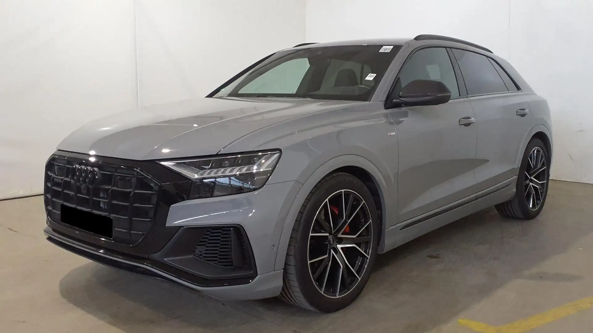 Audi Q8 55TFSi 2x S LINE COMPETITION+ /ACC/S-SITZE Šedá - 1