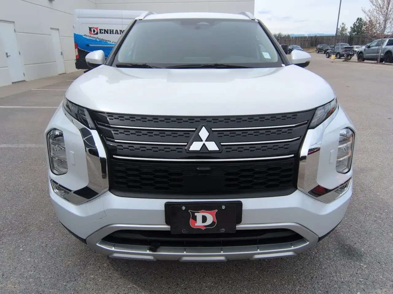 Mitsubishi Outlander снимка Mitsubishi Outlander