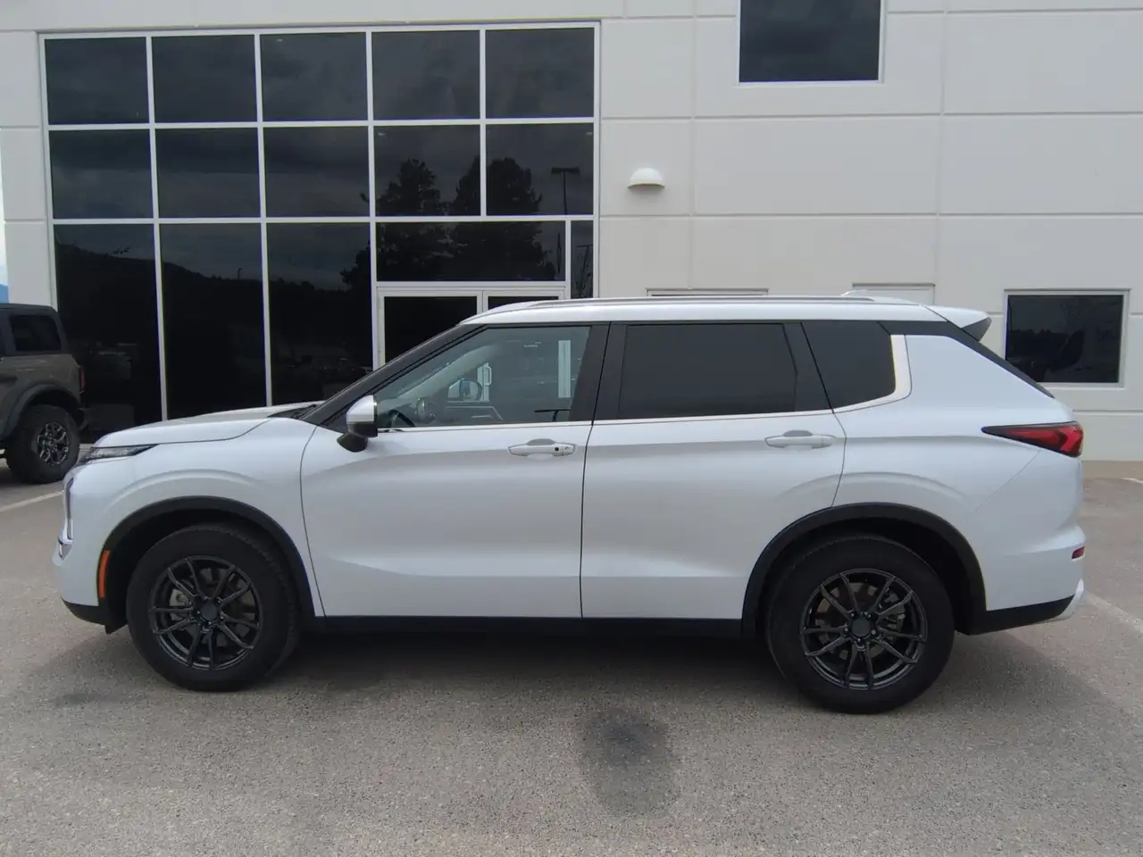 Mitsubishi Outlander снимка Mitsubishi Outlander