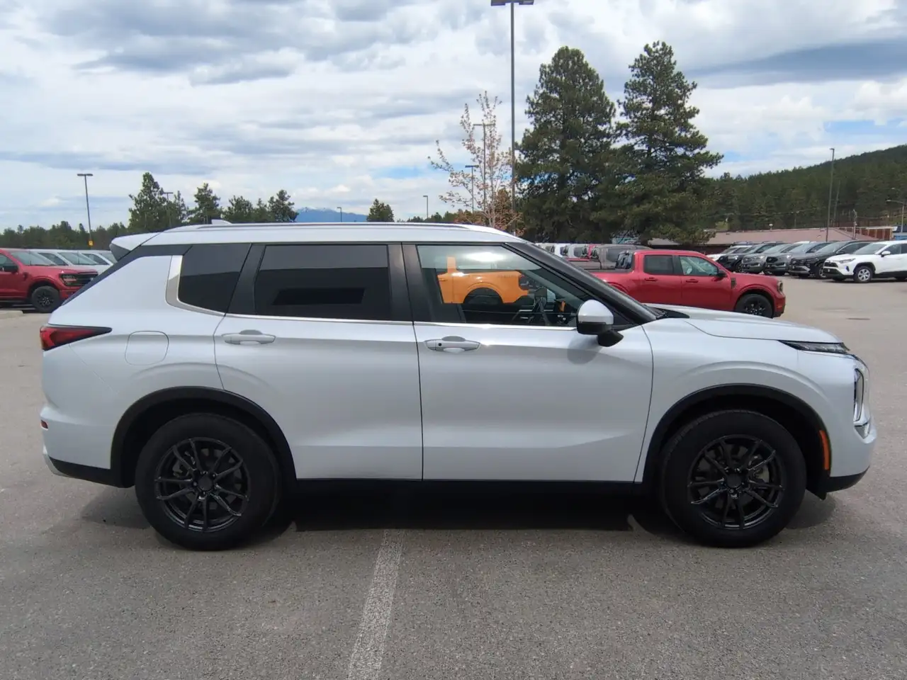 Mitsubishi Outlander снимка Mitsubishi Outlander