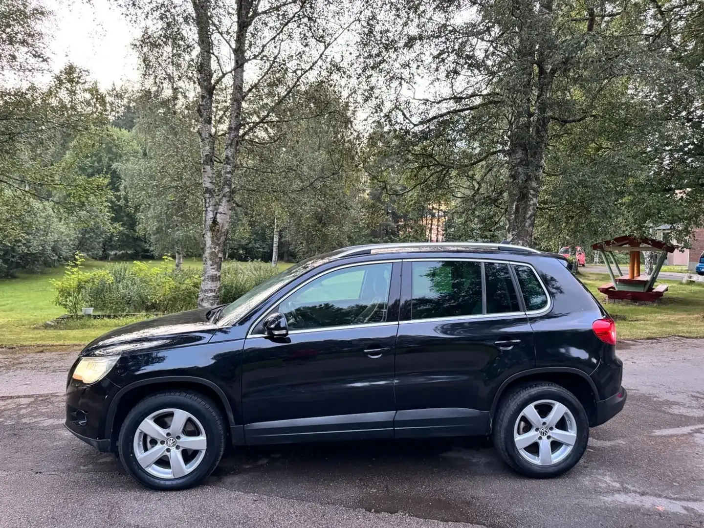 Volkswagen Tiguan Tiguan 2.0 TDI DPF 4Motion Automatik Sport Noir - 2
