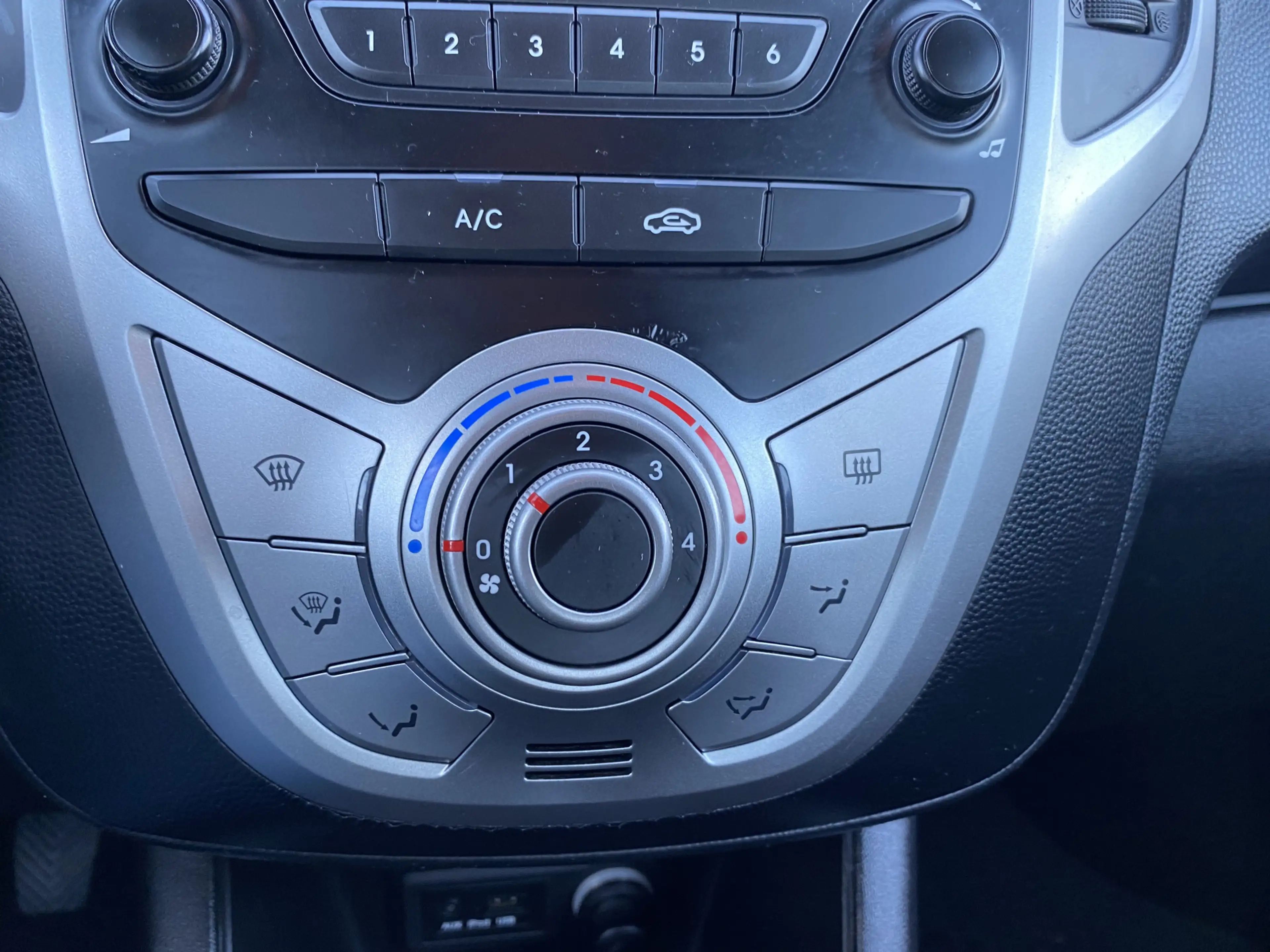 Hyundai iX20 1.4i i-Motion Lichtmetaal & Camera , Trekhaak — photo 23