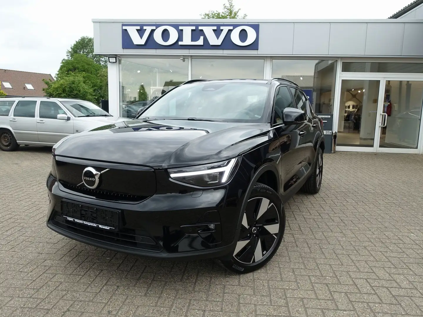 Volvo EX40 Plus, Single Motor, Elektrisch/Kamera/BLIS Fekete - 1