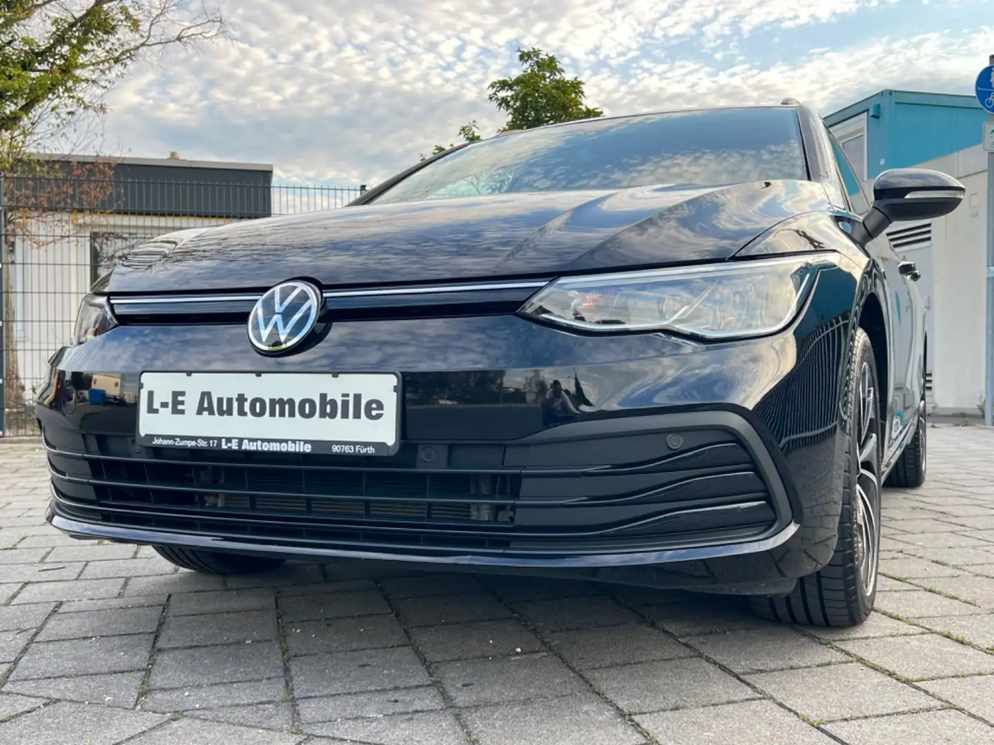 Volkswagen Golf VIII Variant Life 1.5 TGI *LED/NAVI/ACC/PDC Noir - 1
