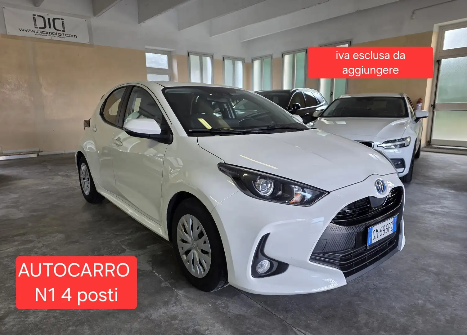 Toyota Yaris 1.5h hybrid AUTOCARRO N1 4 POSTI van automatica un Bianco - 1