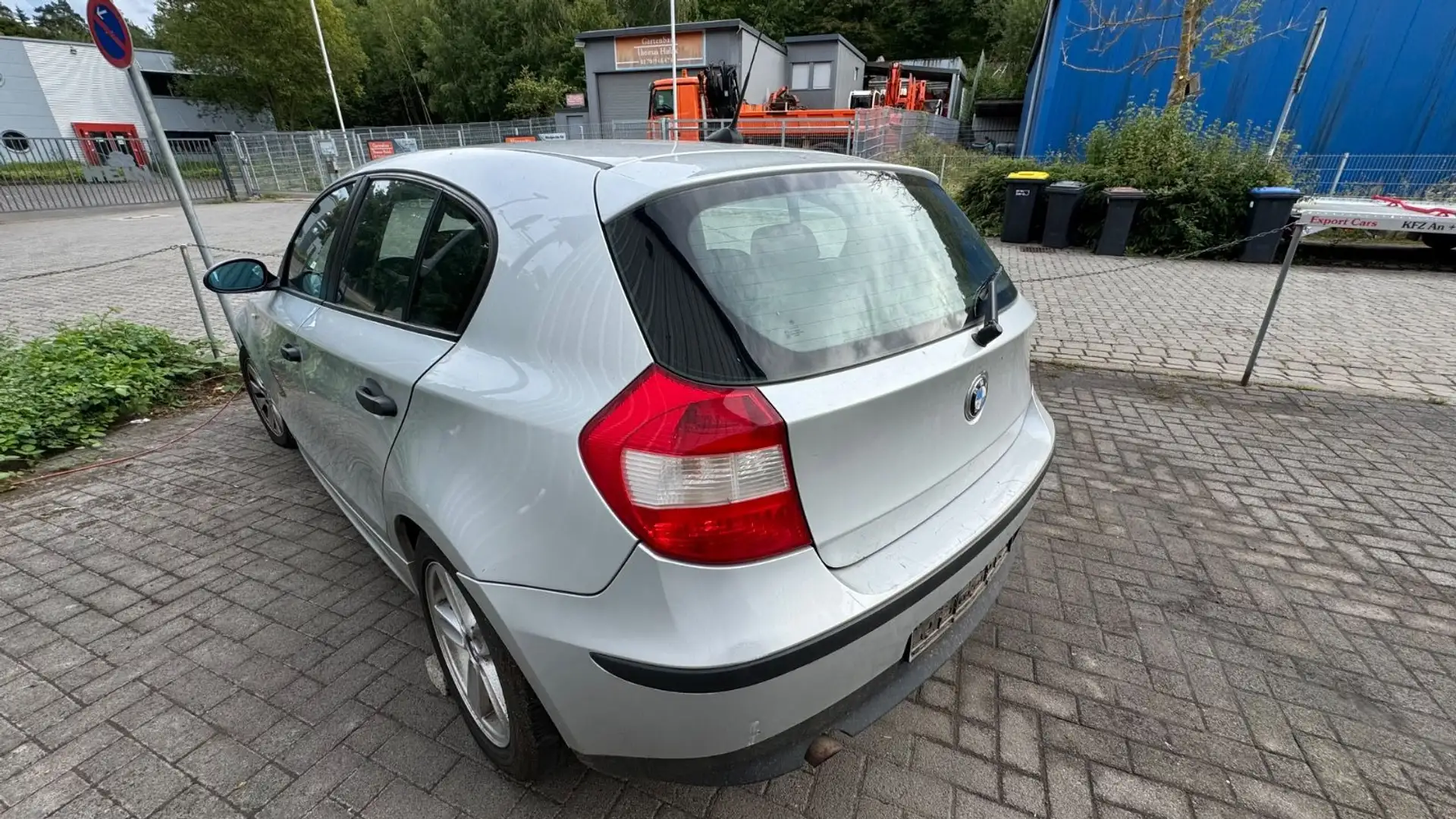 BMW 116 iKLIMAAUt.HU 26 Scheckh/Re's ERST LESENFP Silber - 2