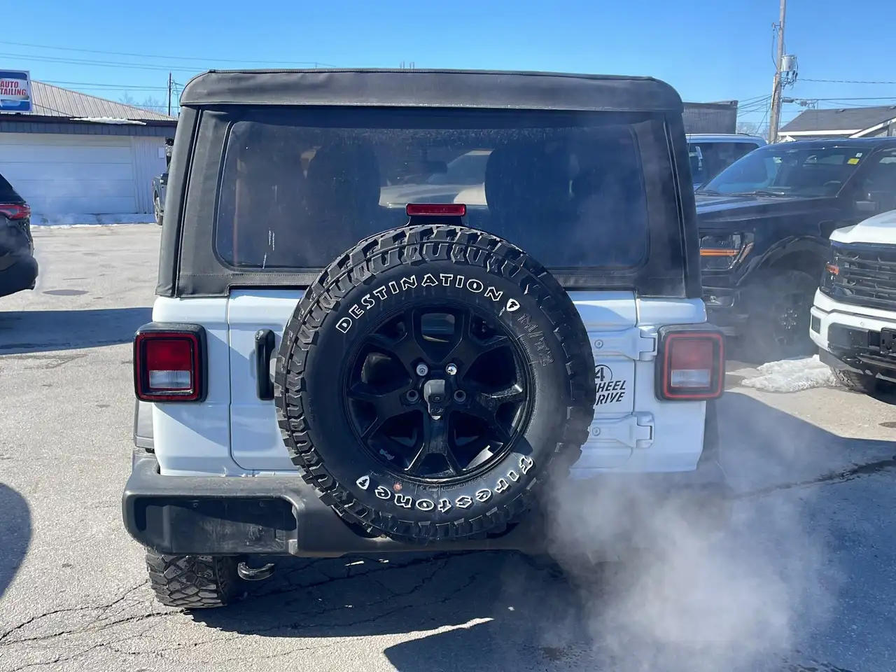 Jeep Wrangler снимка Jeep Wrangler