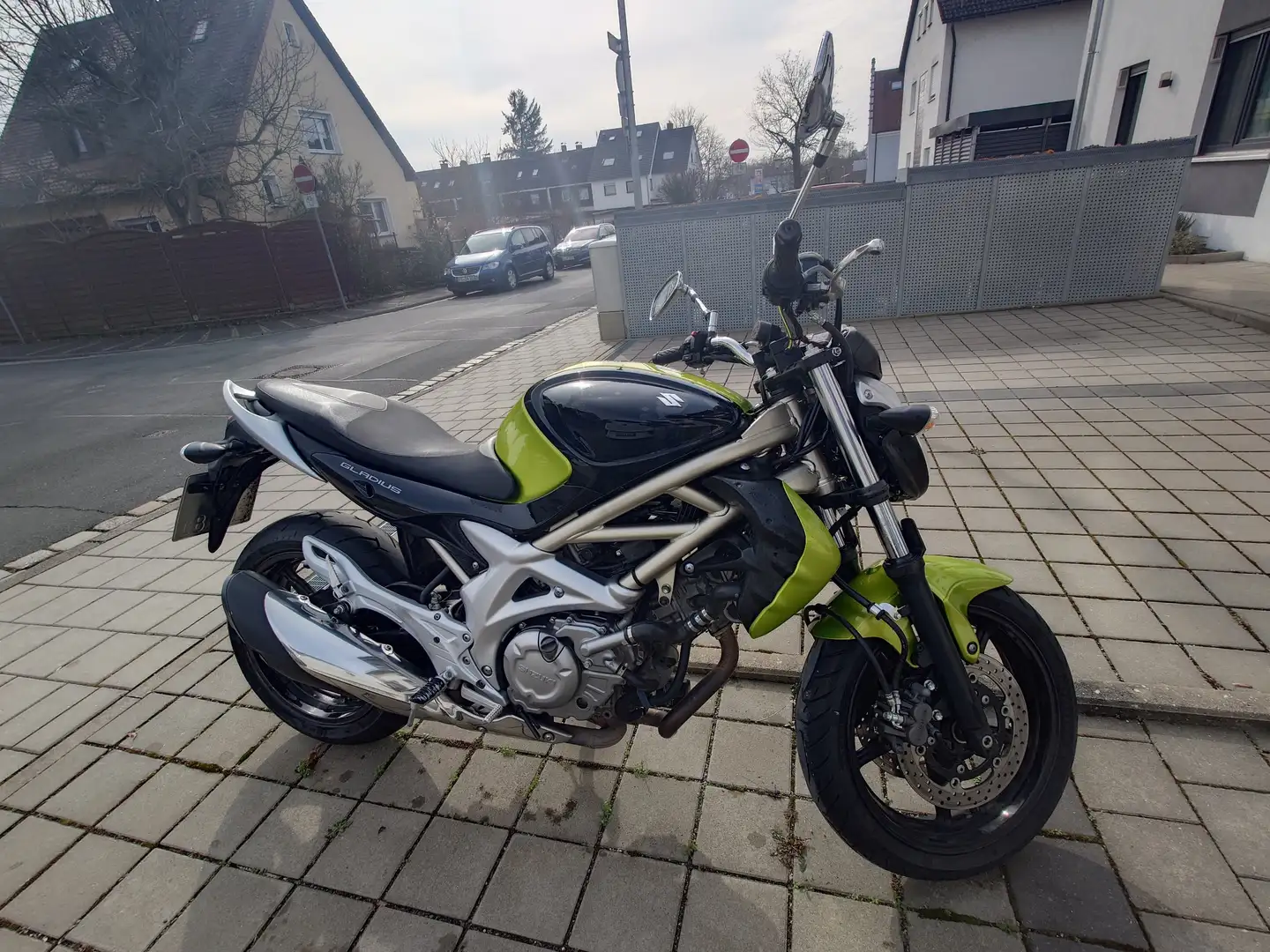 Suzuki Gladius 650 Зелений - 2