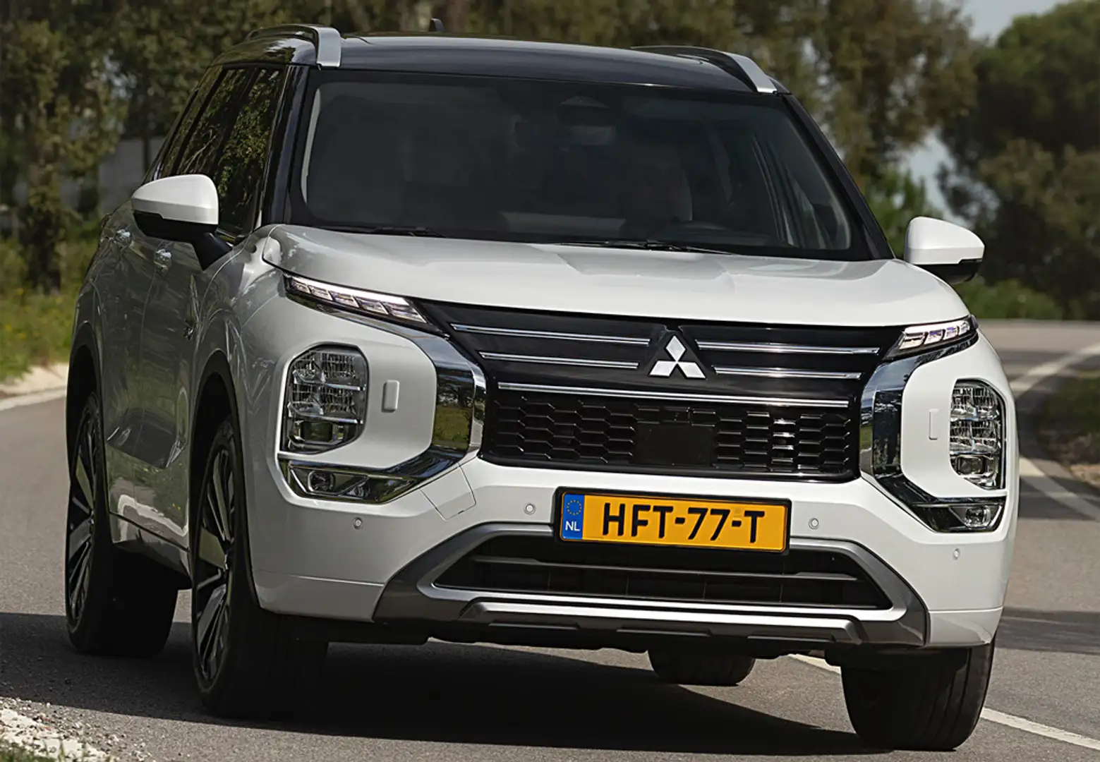 Mitsubishi Outlander PHEV First Edition 4WD - 2
