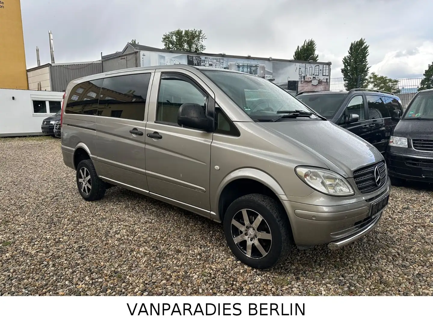 Mercedes-Benz Vito 4X4 115 CDI Lang/Aut./AHK/PDC/5Sitze/Temp. Gris - 2