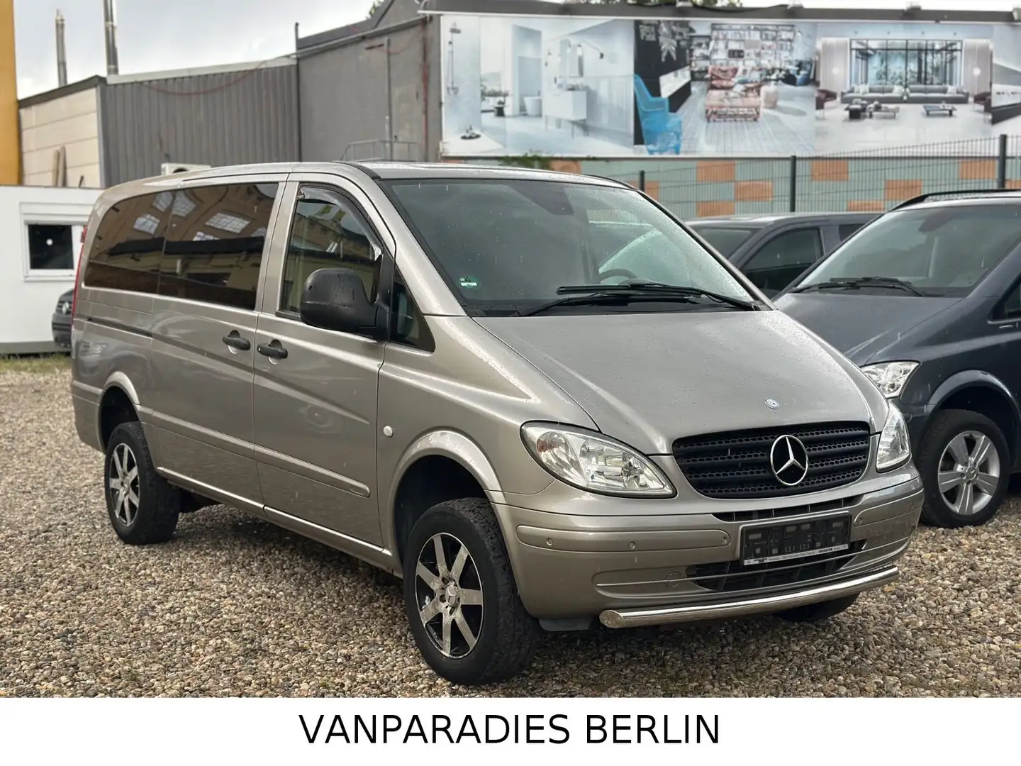 Mercedes-Benz Vito 4X4 115 CDI Lang/Aut./AHK/PDC/5Sitze/Temp. Gris - 1