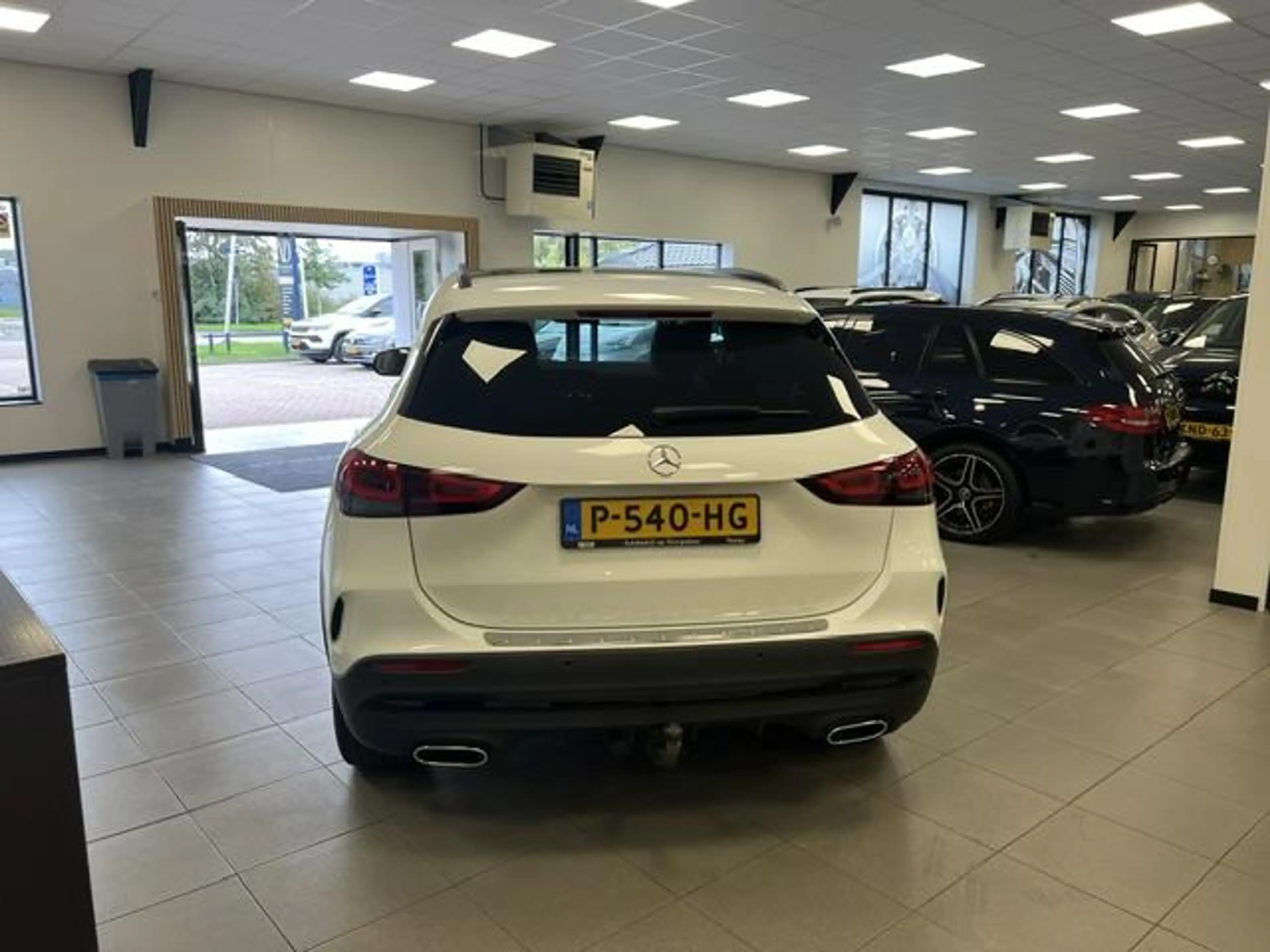 Mercedes-Benz GLA 250 e AMG Line PLUG-IN HYBRID / PANODAK / LEDER / TREK — photo 7