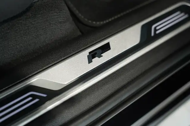 Volkswagen Touareg view 15