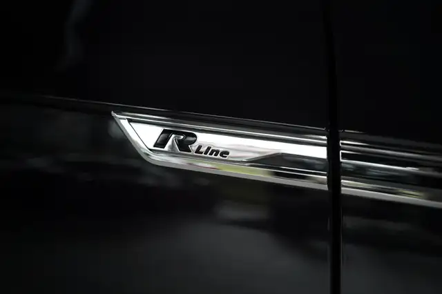 Volkswagen Touareg view 10