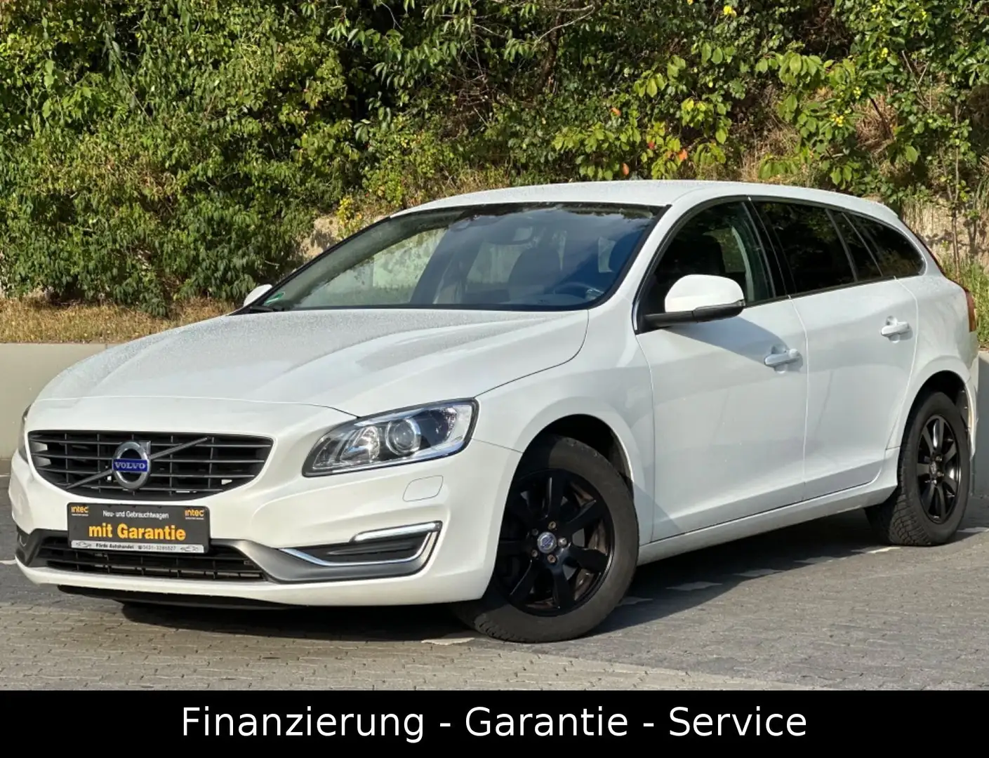Volvo V60 2.4 D5 AWD Summum/AUTOMATIK/XENON/LEDER/MEMO Weiß - 1