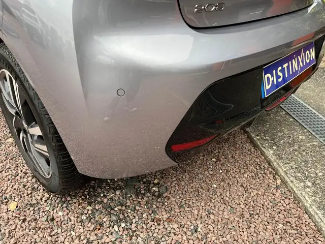 Peugeot 208 view 13