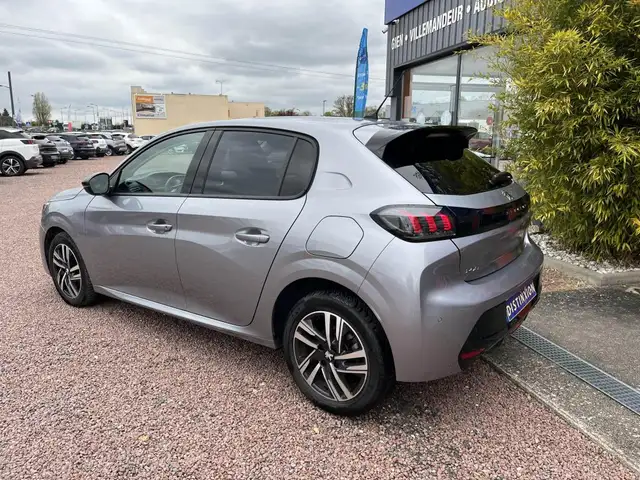 Peugeot 208 view 6