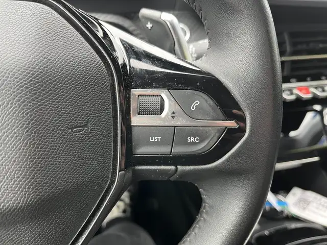 Peugeot 208 view 24