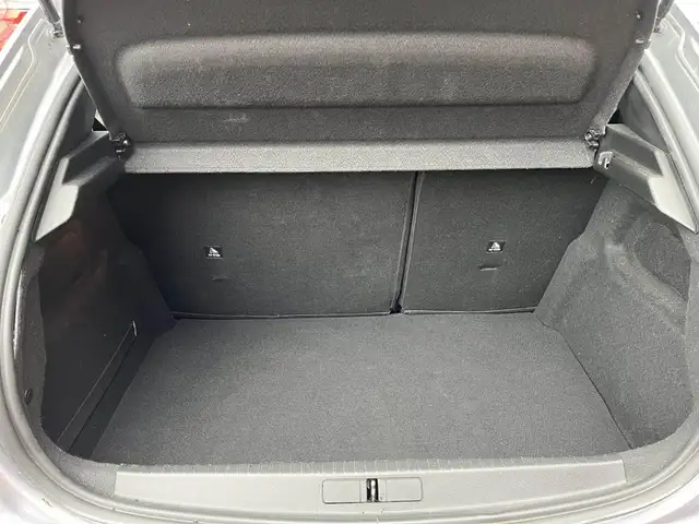 Peugeot 208 view 14