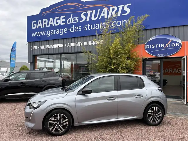 Peugeot 208 view 3