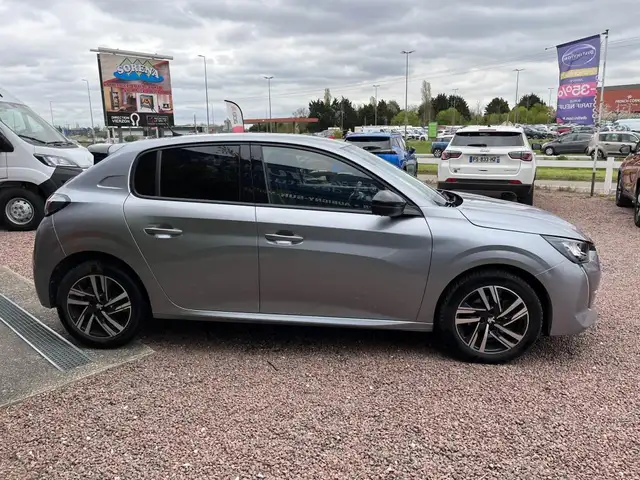 Peugeot 208 view 8