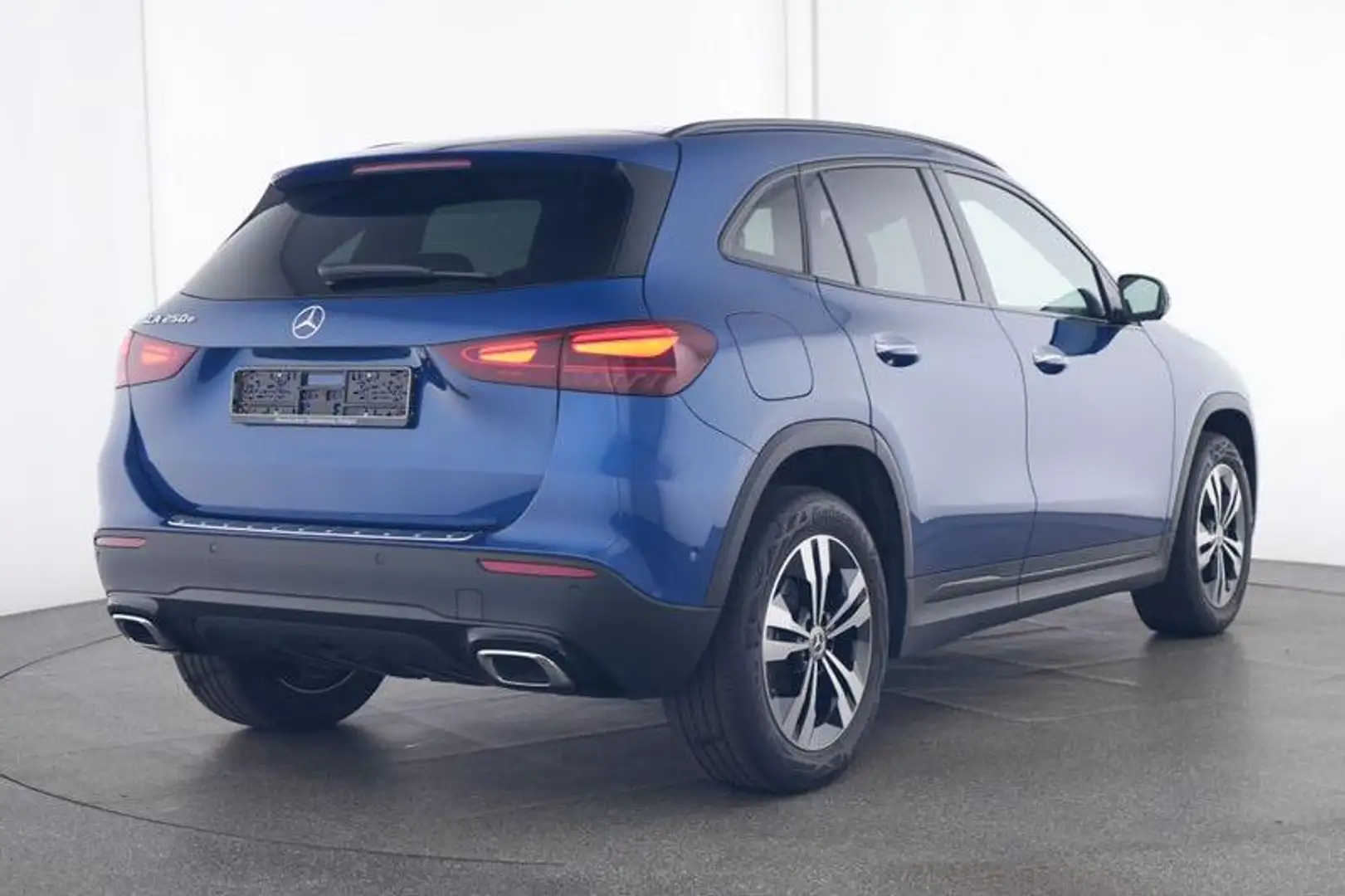 Mercedes-Benz GLA 250 GLA 250e Automaat Luxury Line | Progressive Line | Blauw - 2