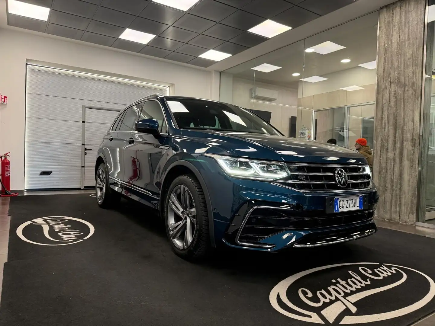 Volkswagen Tiguan Tiguan II 2021 2.0 tdi R-Line 150cv dsg Blu/Azzurro - 2