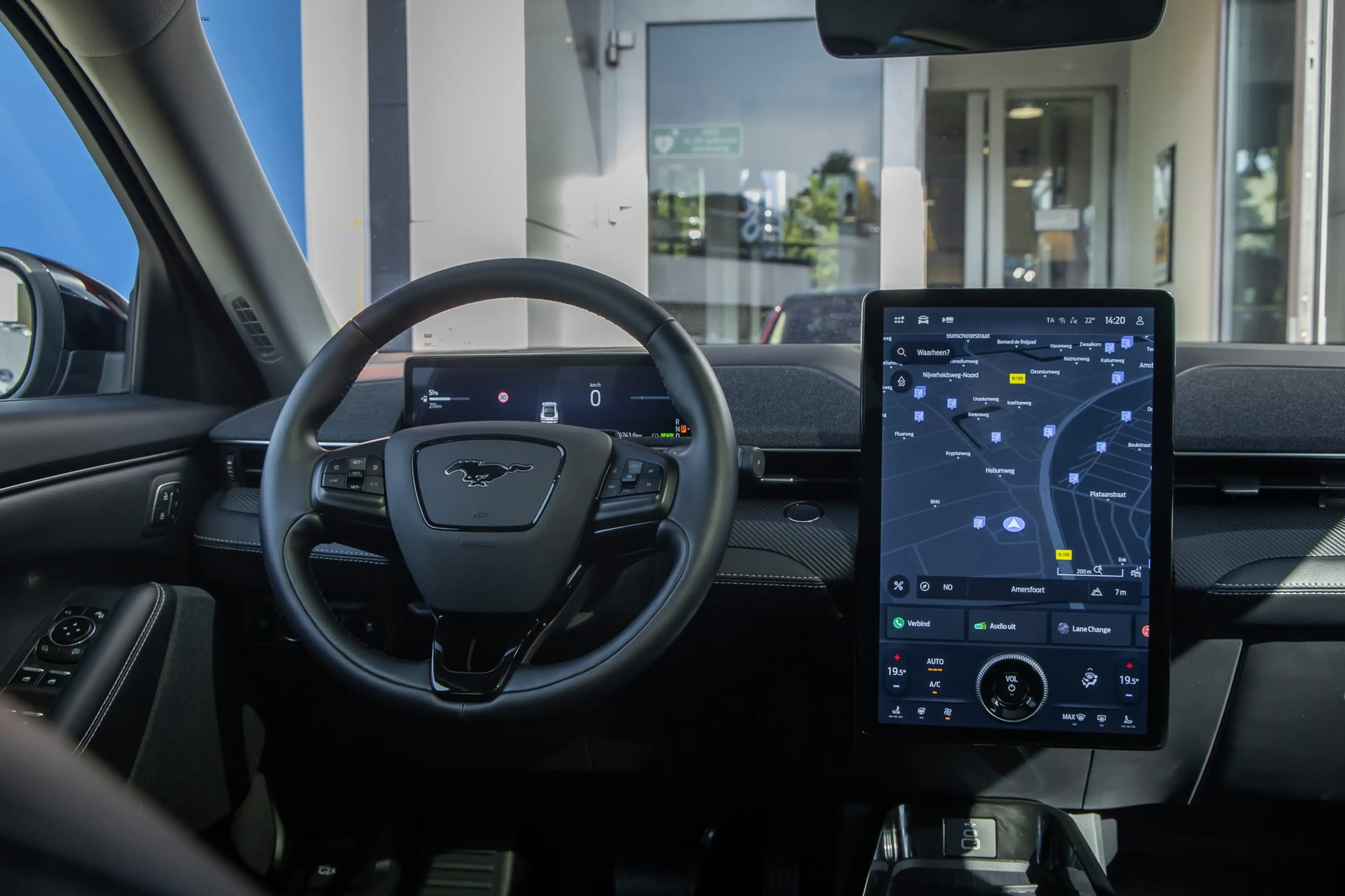 Ford Mustang Mach-E Standard RWD 73 kWh | Pano | Apple Carplay/Android — photo 35
