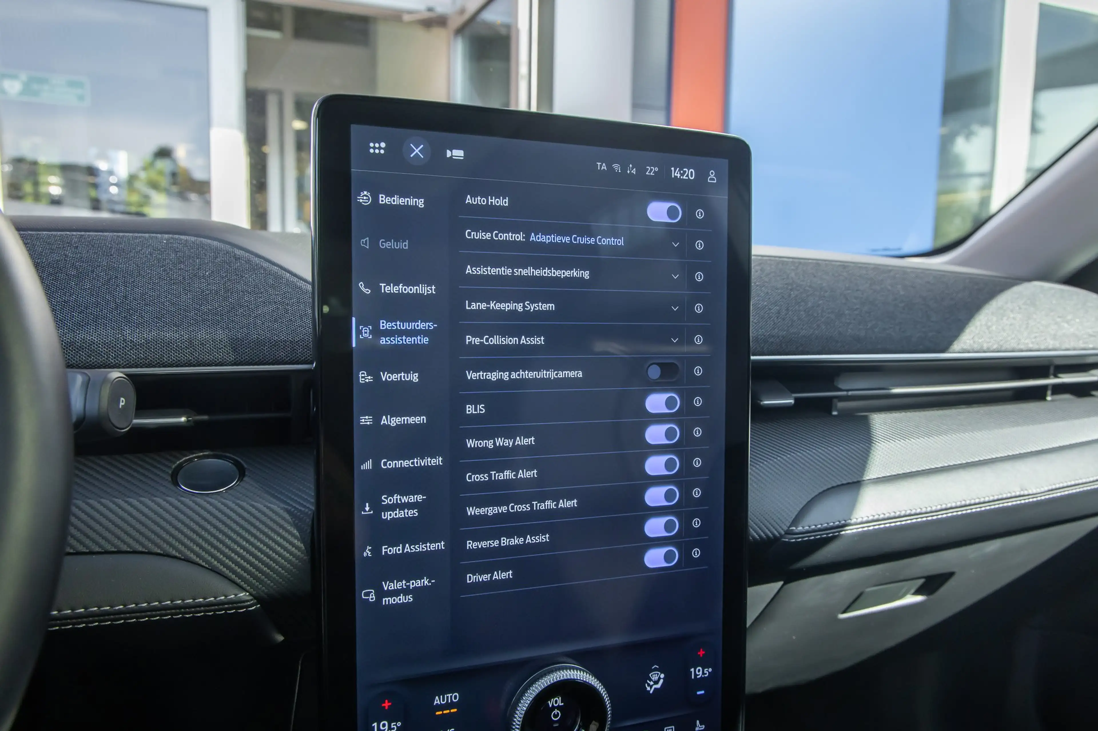 Ford Mustang Mach-E Standard RWD 73 kWh | Pano | Apple Carplay/Android — photo 33